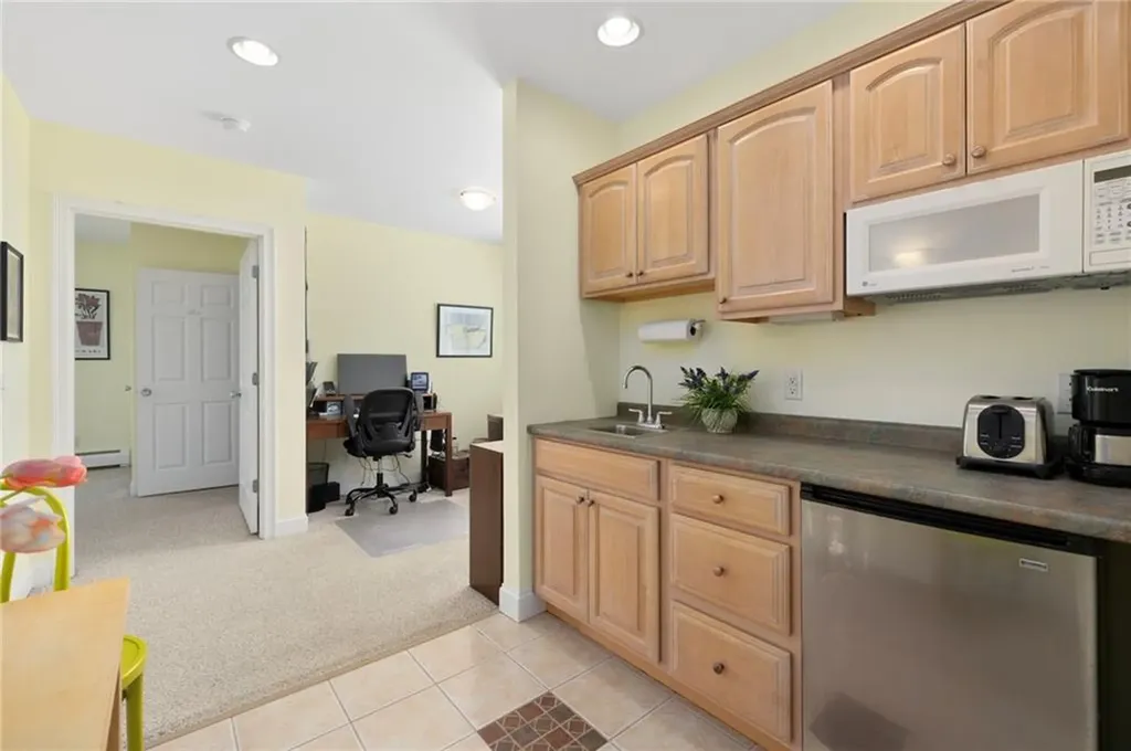 18 Starfish Drive Narragansett RI 02882