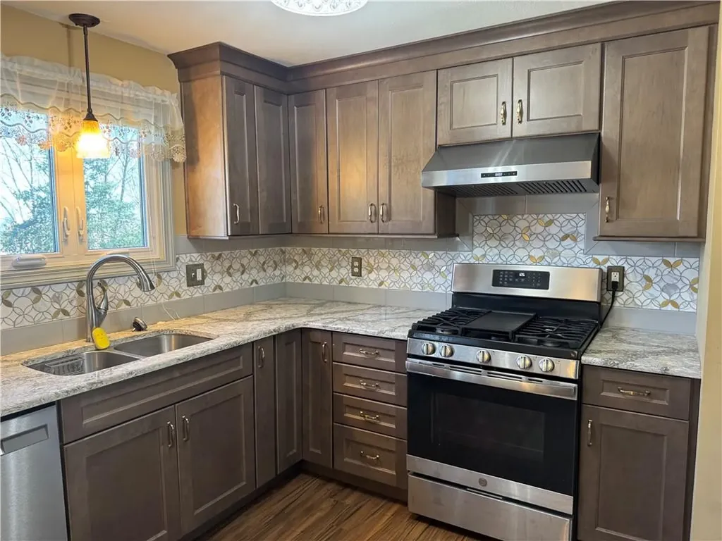 37 N Fairview Street Johnston RI 02919