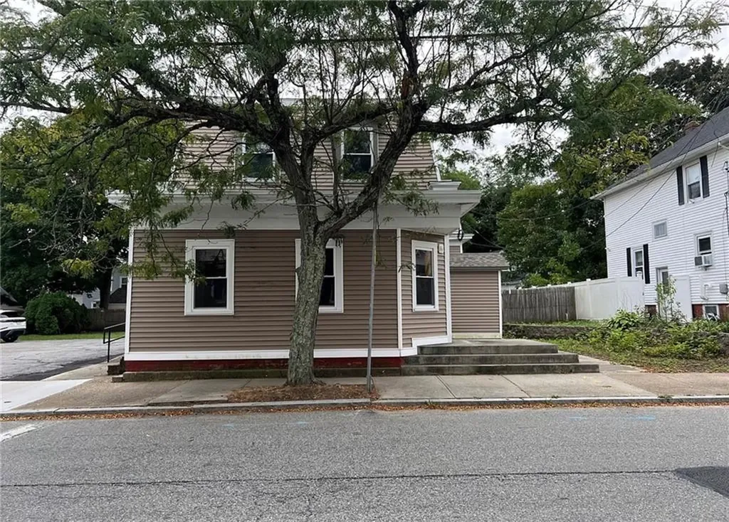 9 Turner Avenue East Providence RI 02915