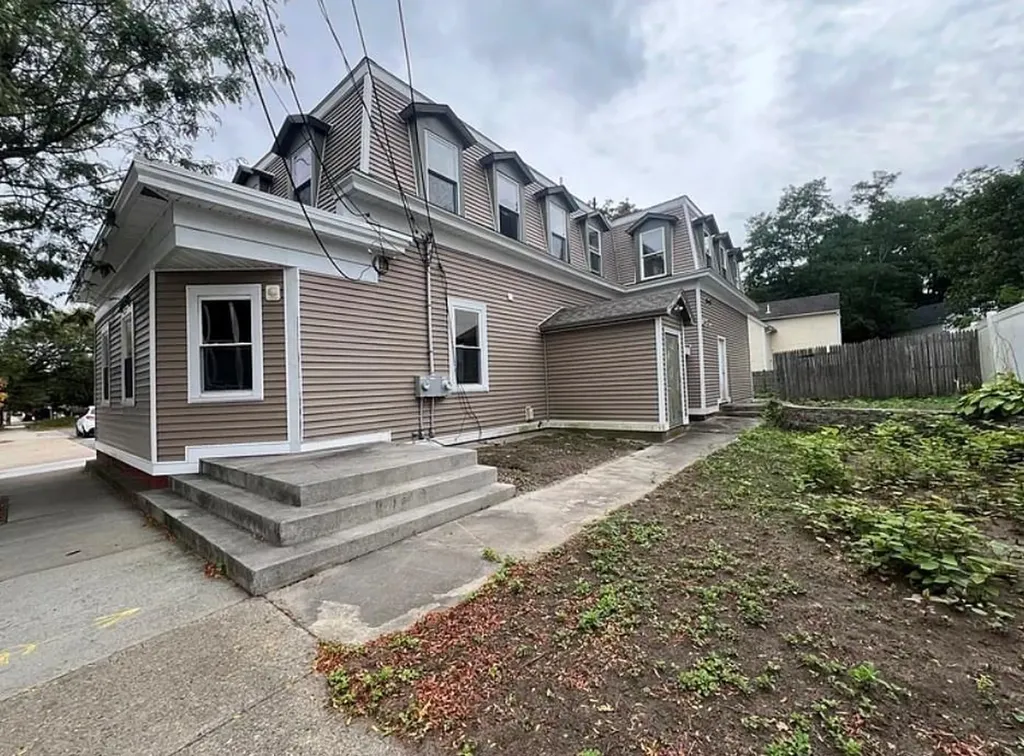 9 Turner Avenue East Providence RI 02915