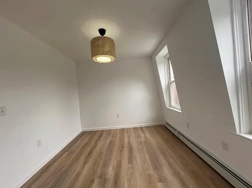 9 Turner Avenue East Providence RI 02915