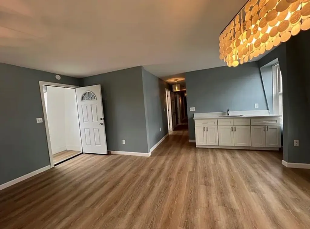 9 Turner Avenue East Providence RI 02915