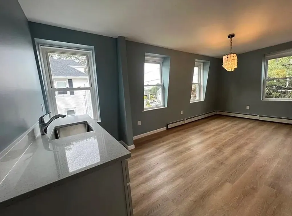 9 Turner Avenue East Providence RI 02915