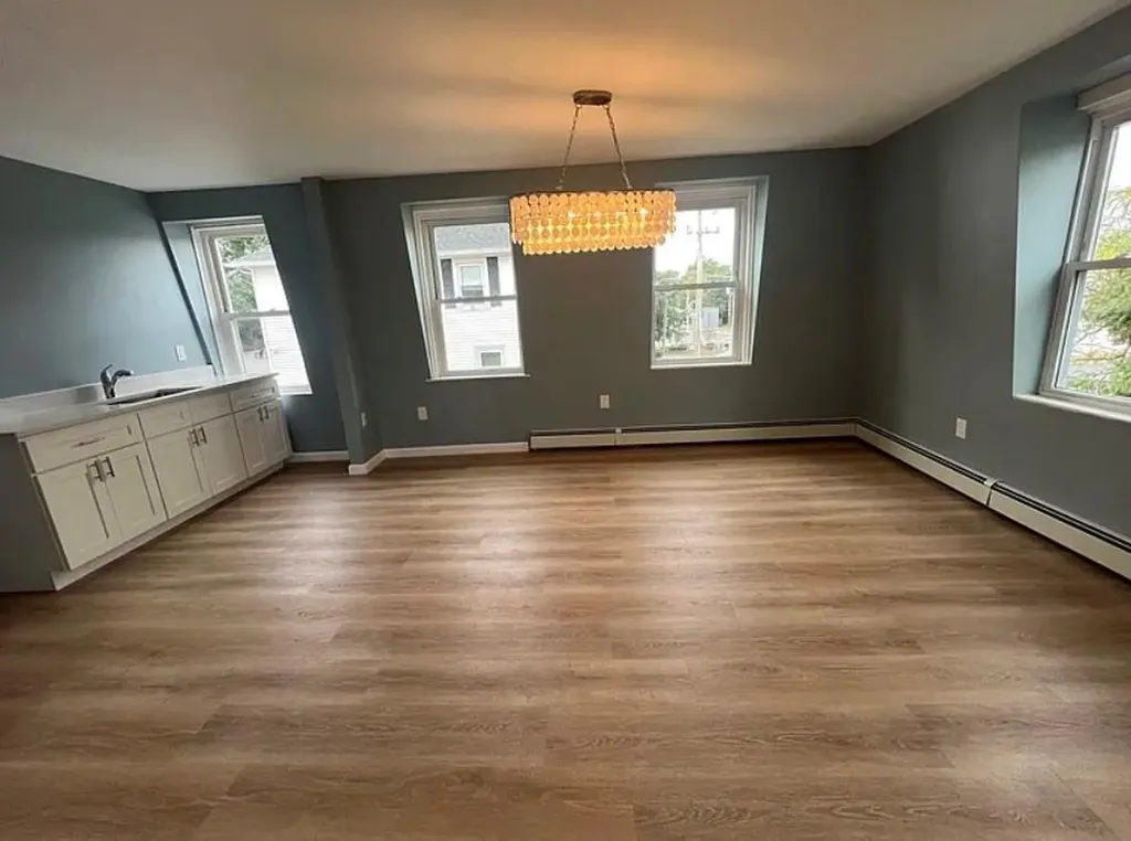 9 Turner Avenue East Providence RI 02915