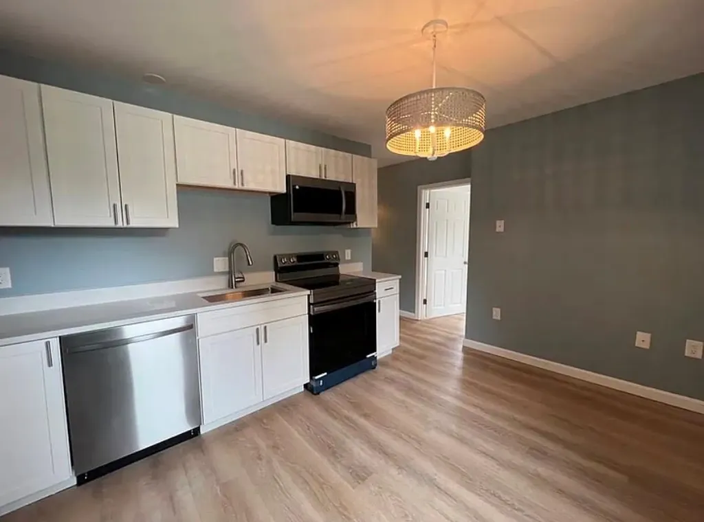 9 Turner Avenue East Providence RI 02915