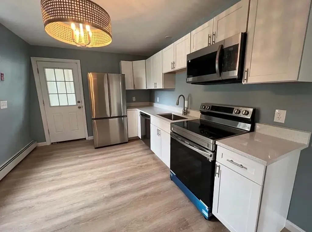9 Turner Avenue East Providence RI 02915