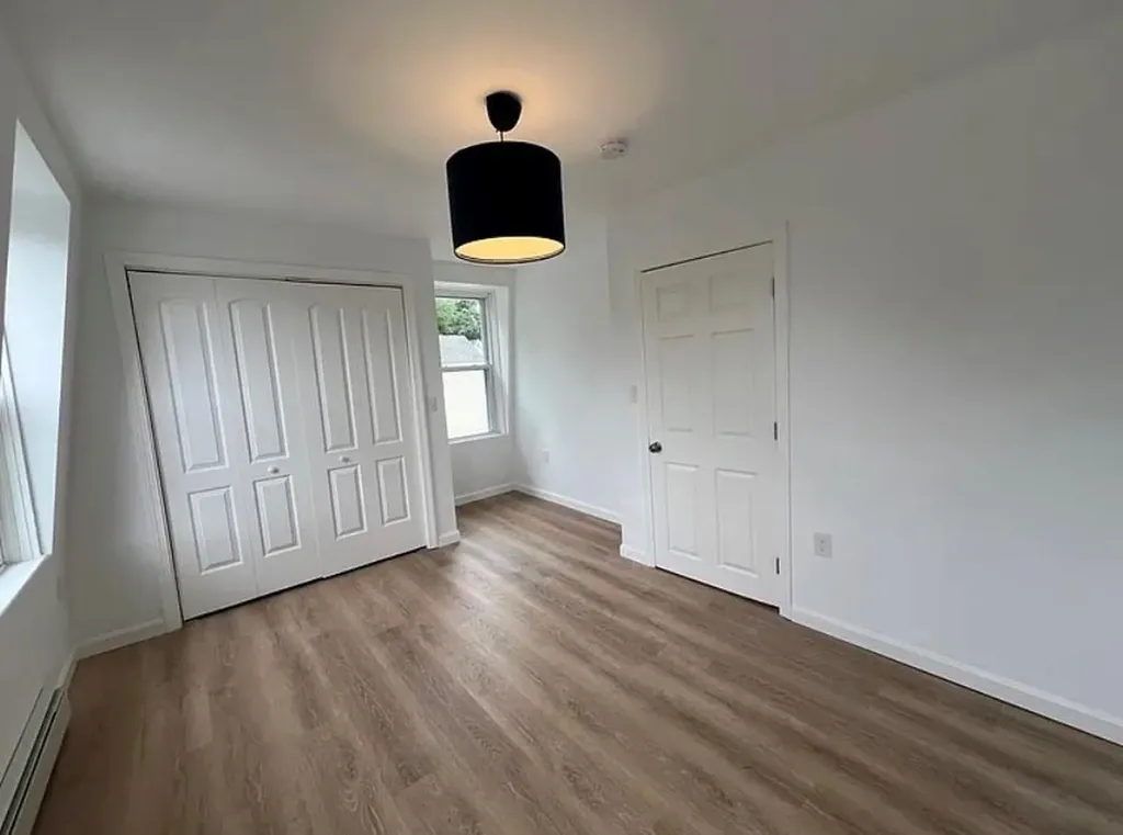 9 Turner Avenue East Providence RI 02915