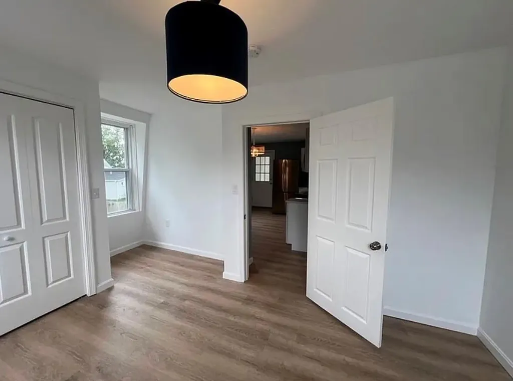 9 Turner Avenue East Providence RI 02915