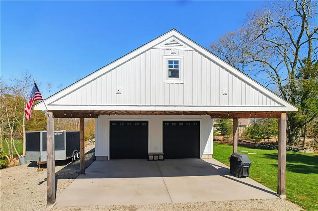 44 Old Stone Church Road Little Compton RI 02837
