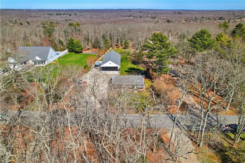 44 Old Stone Church Road Little Compton RI 02837