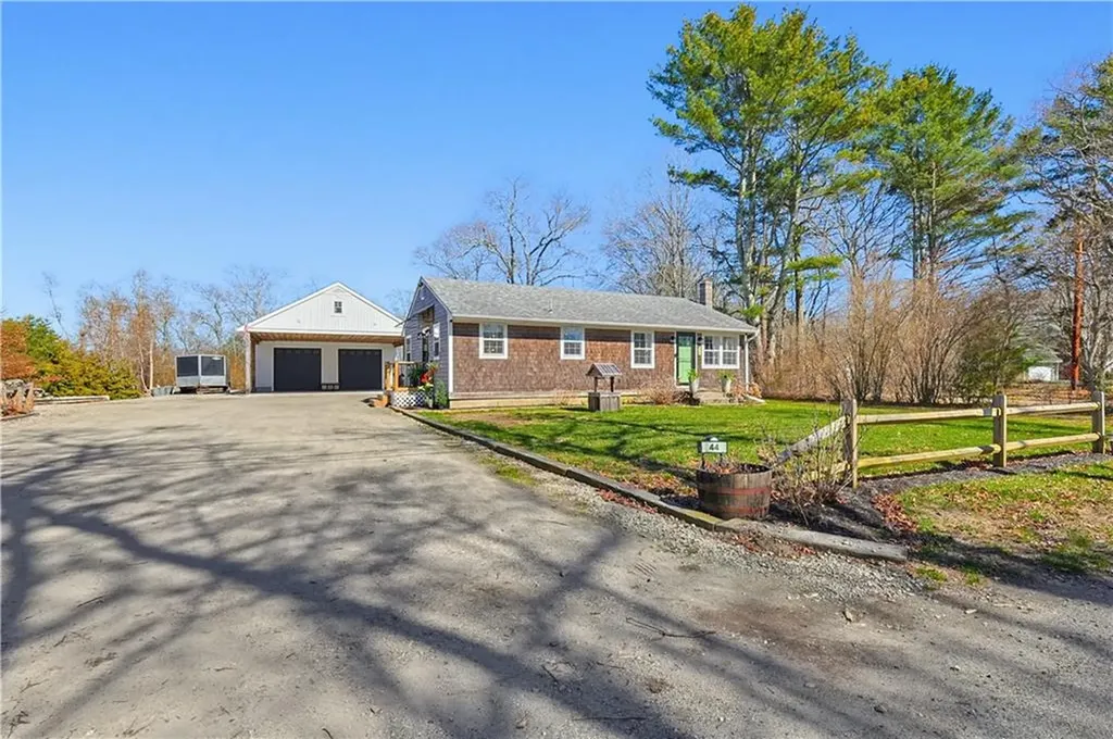 44 Old Stone Church Road Little Compton RI 02837