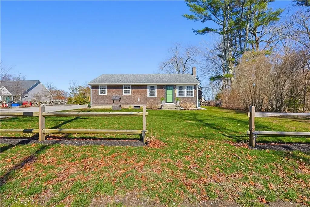 44 Old Stone Church Road Little Compton RI 02837