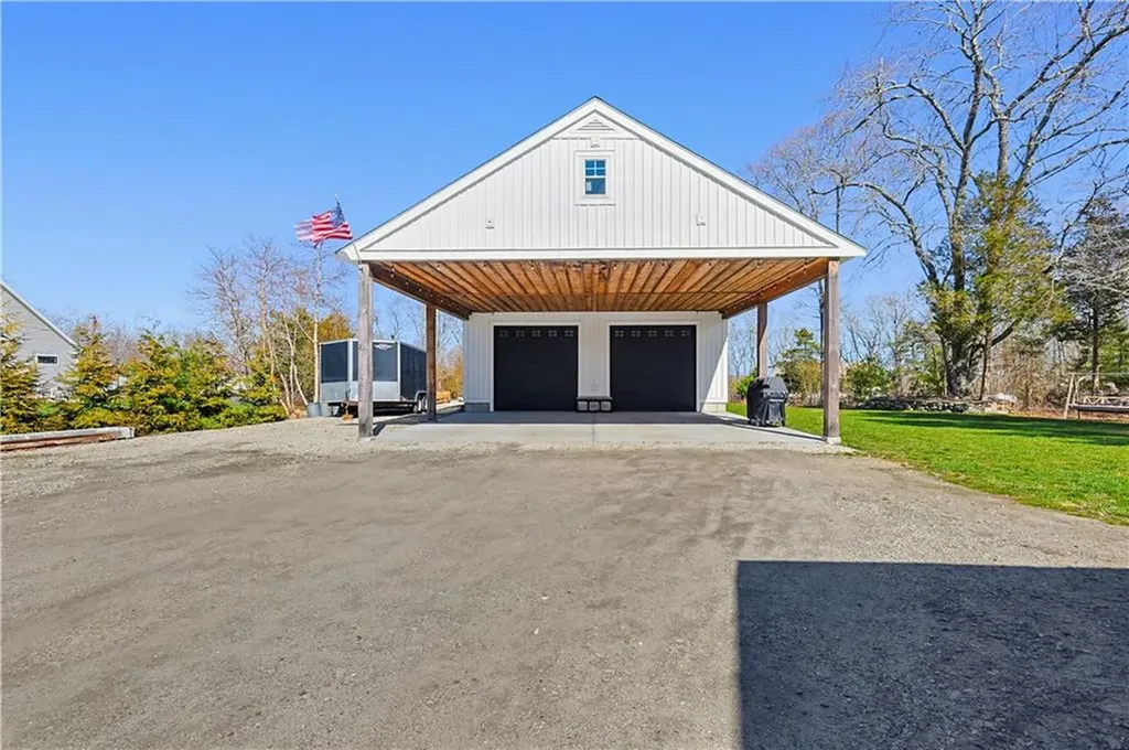 44 Old Stone Church Road Little Compton RI 02837