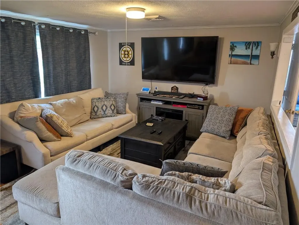 376 Fairview Avenue Coventry RI 02816