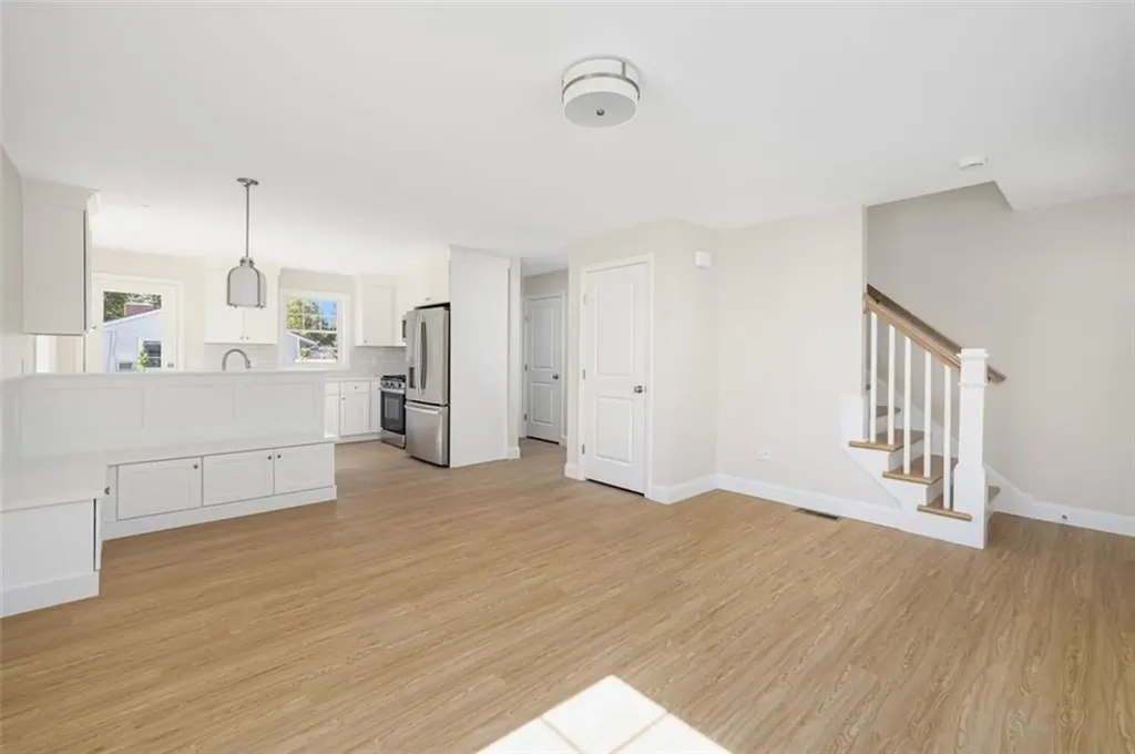 19 A&b Wood Street Warwick RI 02889