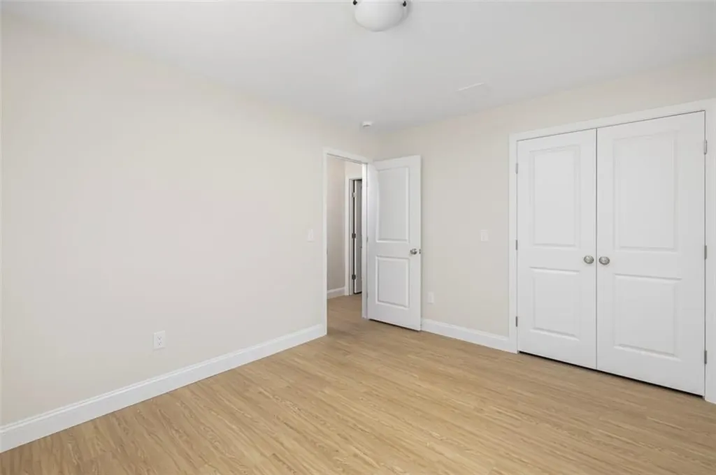 19 A&b Wood Street Warwick RI 02889