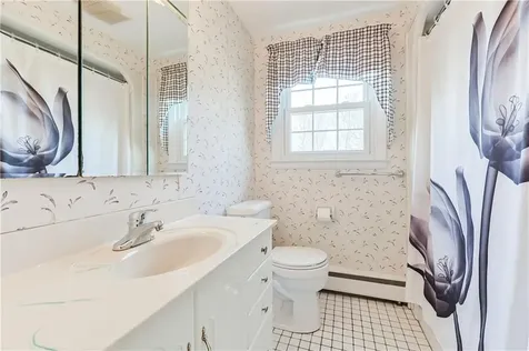 47 Dartmouth Avenue East Providence RI 02915