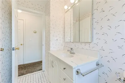 47 Dartmouth Avenue East Providence RI 02915