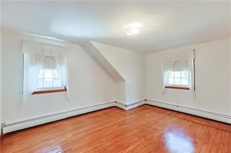 47 Dartmouth Avenue East Providence RI 02915