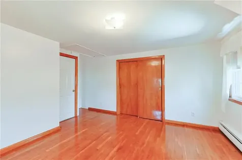 47 Dartmouth Avenue East Providence RI 02915