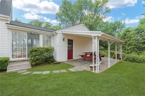 47 Dartmouth Avenue East Providence RI 02915