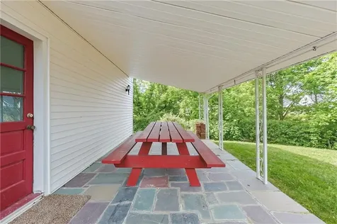 47 Dartmouth Avenue East Providence RI 02915