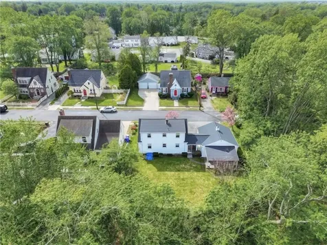 47 Dartmouth Avenue East Providence RI 02915