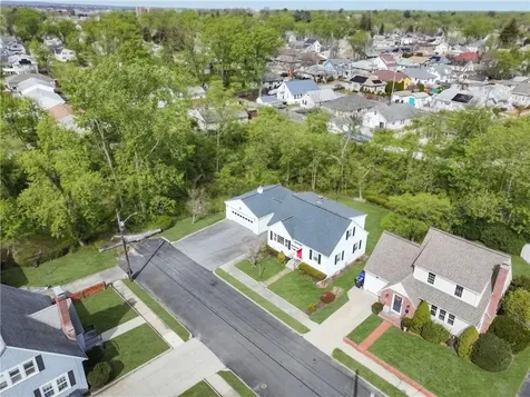 47 Dartmouth Avenue East Providence RI 02915