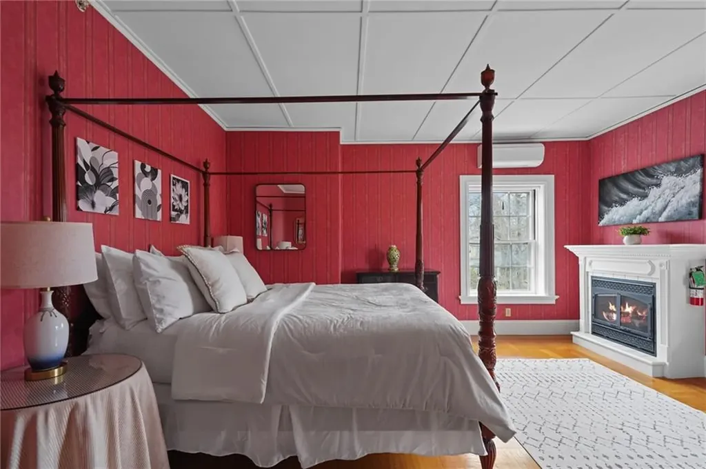 43 Old Beach Road Newport RI 02840