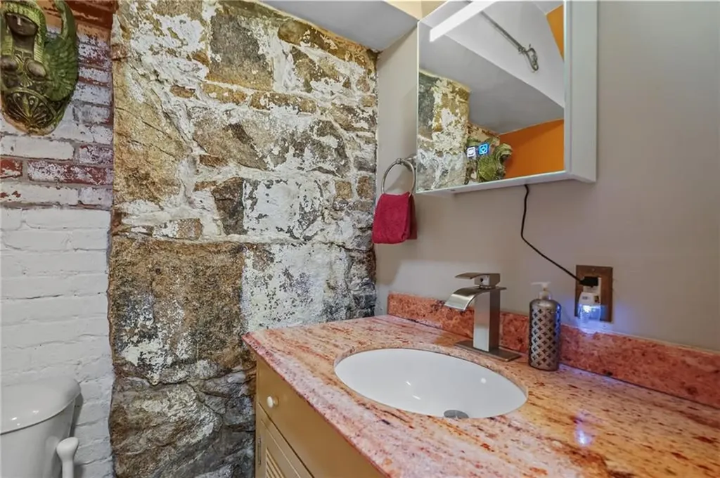 43 Old Beach Road Newport RI 02840