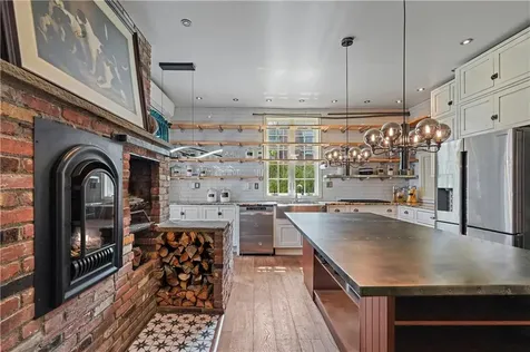 43 Old Beach Road Newport RI 02840