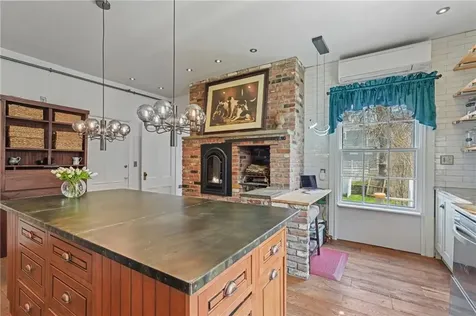 43 Old Beach Road Newport RI 02840