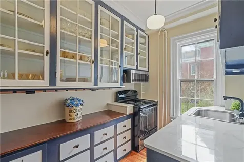 43 Old Beach Road Newport RI 02840