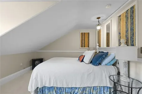 43 Old Beach Road Newport RI 02840