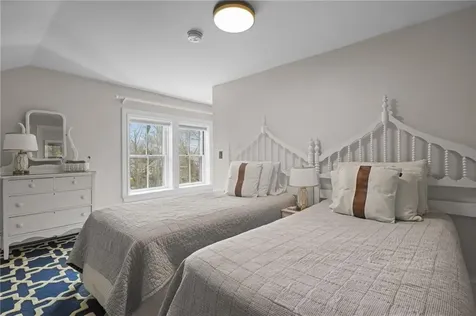 43 Old Beach Road Newport RI 02840