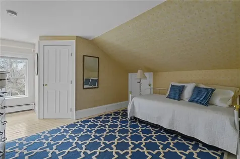 43 Old Beach Road Newport RI 02840