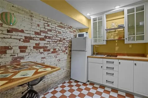 43 Old Beach Road Newport RI 02840