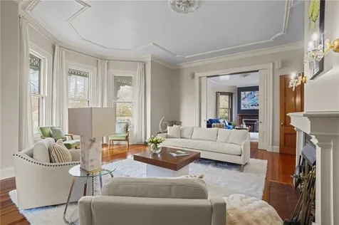 43 Old Beach Road Newport RI 02840