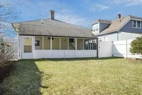 48 Upland Avenue East Greenwich RI 02818