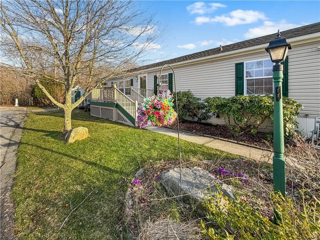 71 Blackbird Street Tiverton RI 02878