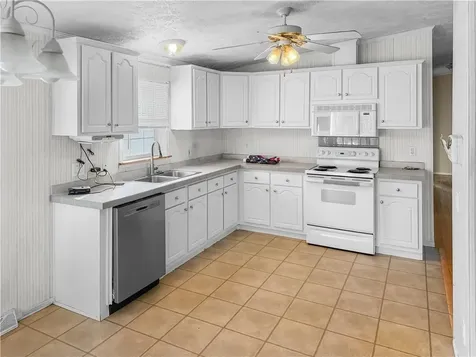 71 Blackbird Street Tiverton RI 02878