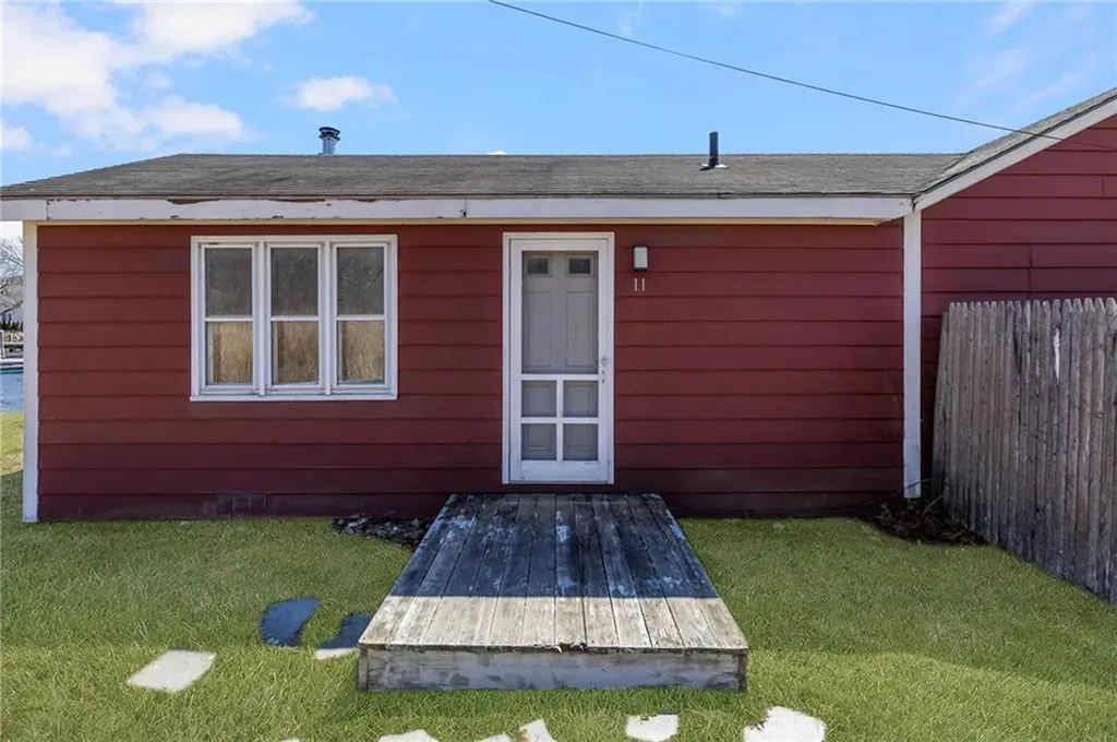 11 Billington Avenue South Kingstown RI 02879