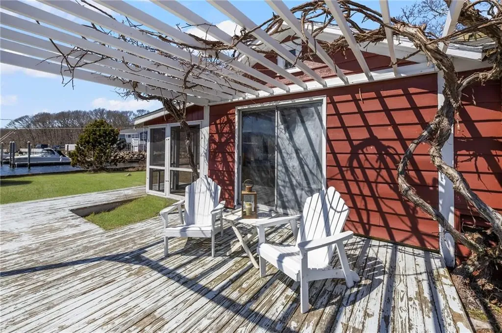 11 Billington Avenue South Kingstown RI 02879