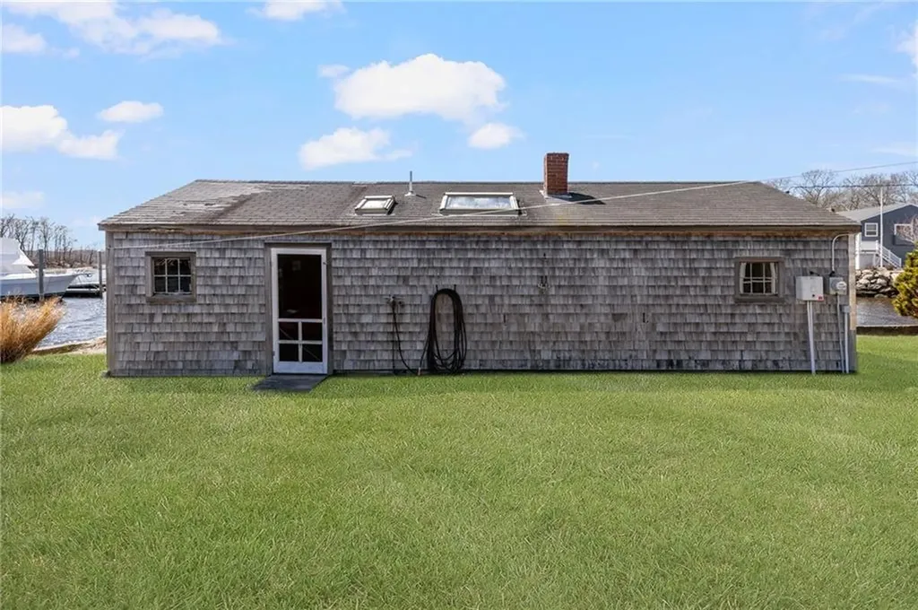 11 Billington Avenue South Kingstown RI 02879