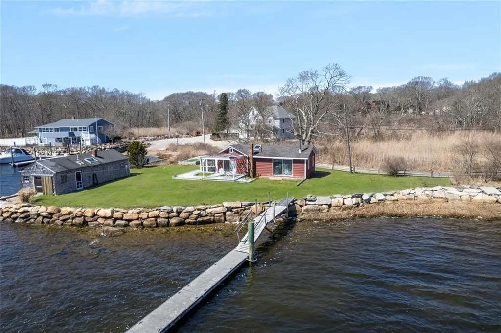 11 Billington Avenue South Kingstown RI 02879