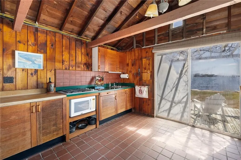 11 Billington Avenue South Kingstown RI 02879