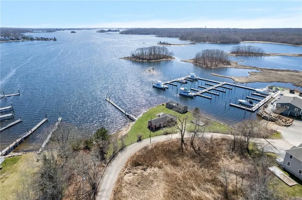 11 Billington Avenue South Kingstown RI 02879