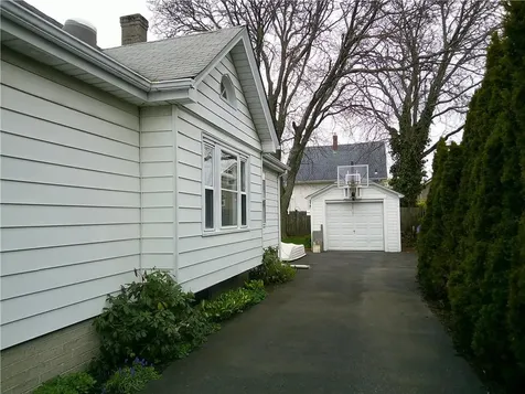 39 Benjamin Street Pawtucket RI 02861