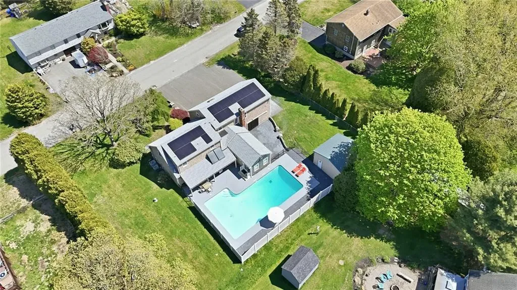 26 Ridgeside Lane Tiverton RI 02878