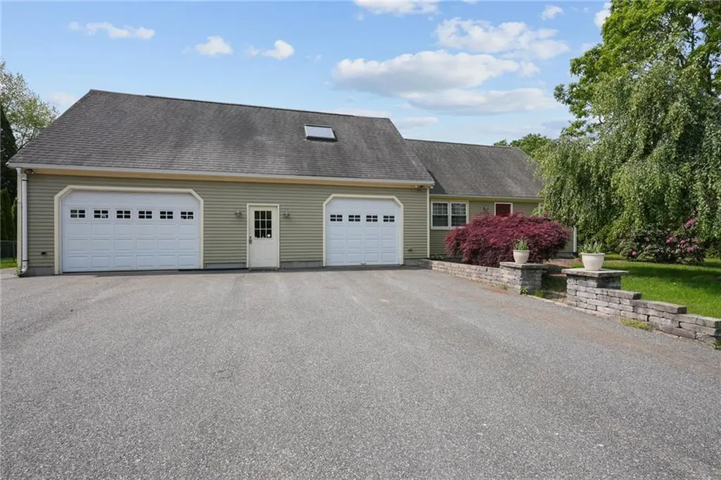 26 Ridgeside Lane Tiverton RI 02878